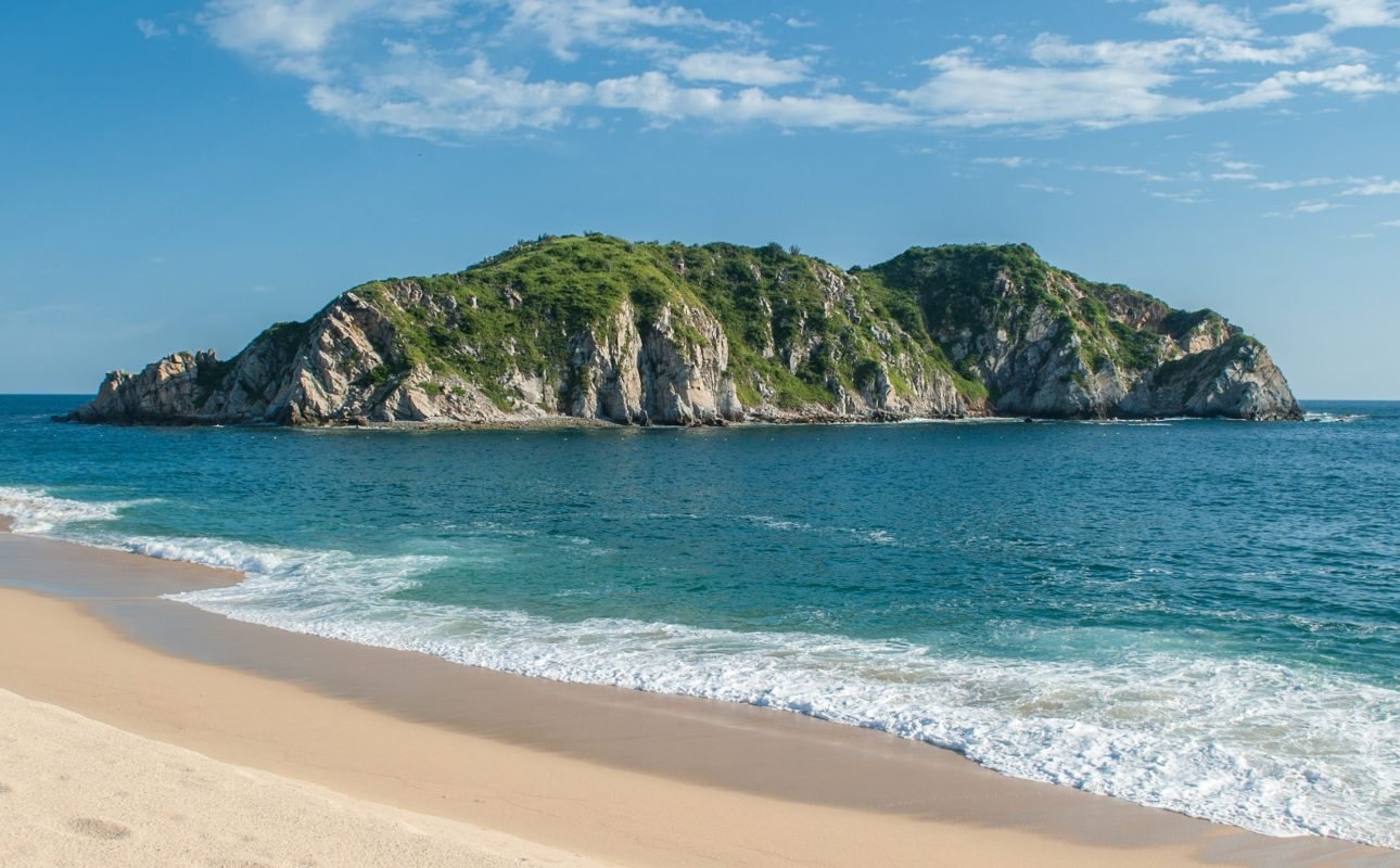 Bahía Cacaluta, Bahías de Huatulco, Oaxaca, México Bahía Cacaluta, Bahías de Huatulco, Oaxaca, México - Huatulco Smile