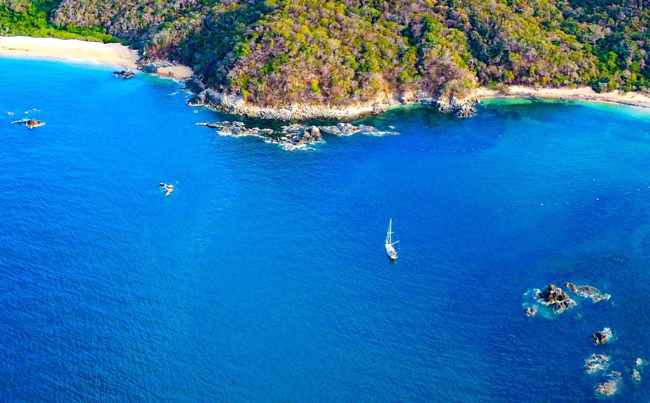 Bahía Chachacual, Bahías de Huatulco, Oaxaca, México Bahía Chachacual, Bahías de Huatulco, Oaxaca, México - Huatulco Smile
