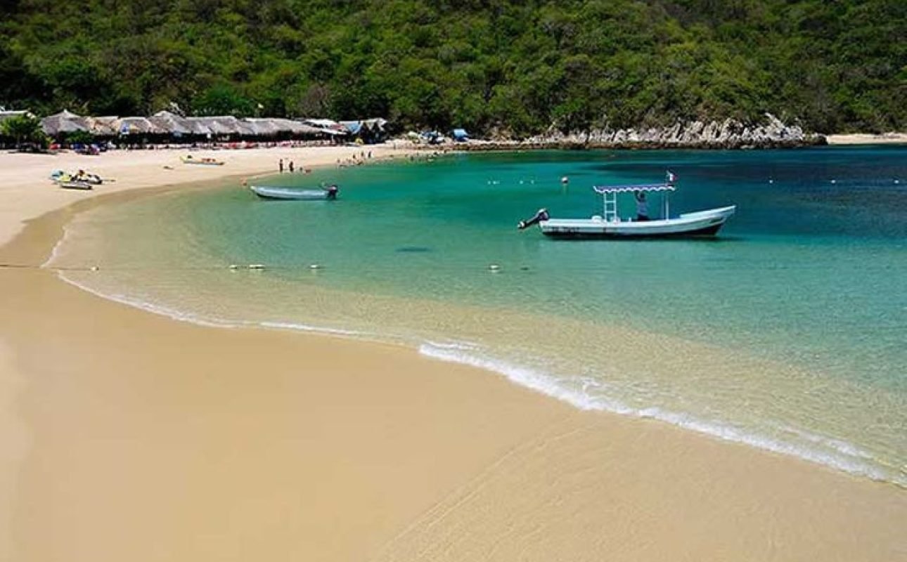 Bahías Organo y Maguey, Bahías de Huatulco, Oaxaca, México Bahías Organo y Maguey, Bahías de Huatulco, Oaxaca, México - Huatulco Smile